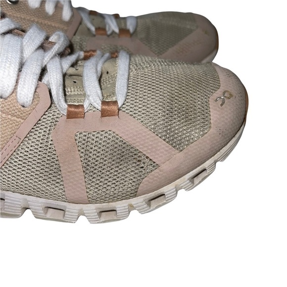 On Running  Woman Shoes Size 8.5 - Picture 3 of 10